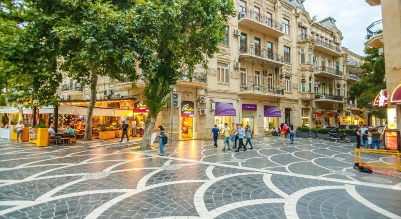 Lux Family Apartment In City Center Baku Exteriör bild