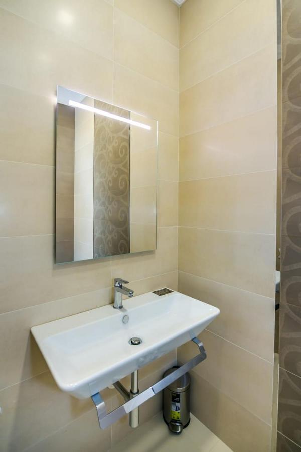 Lux Family Apartment In City Center Baku Exteriör bild