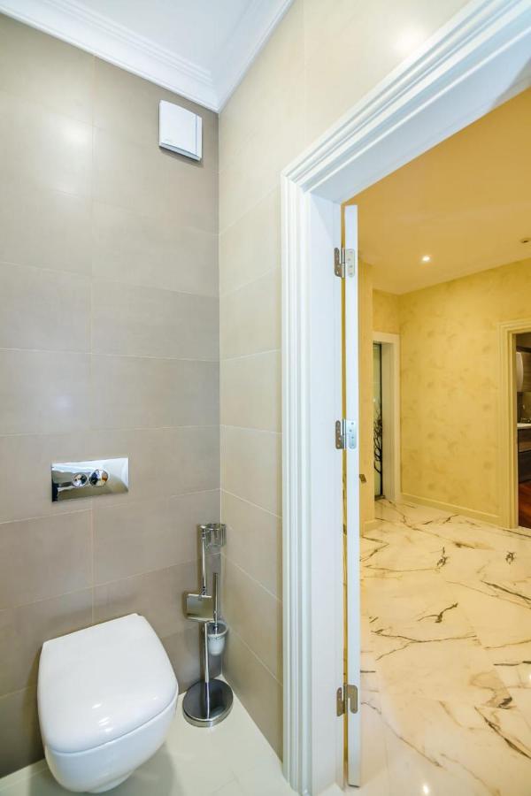 Lux Family Apartment In City Center Baku Exteriör bild
