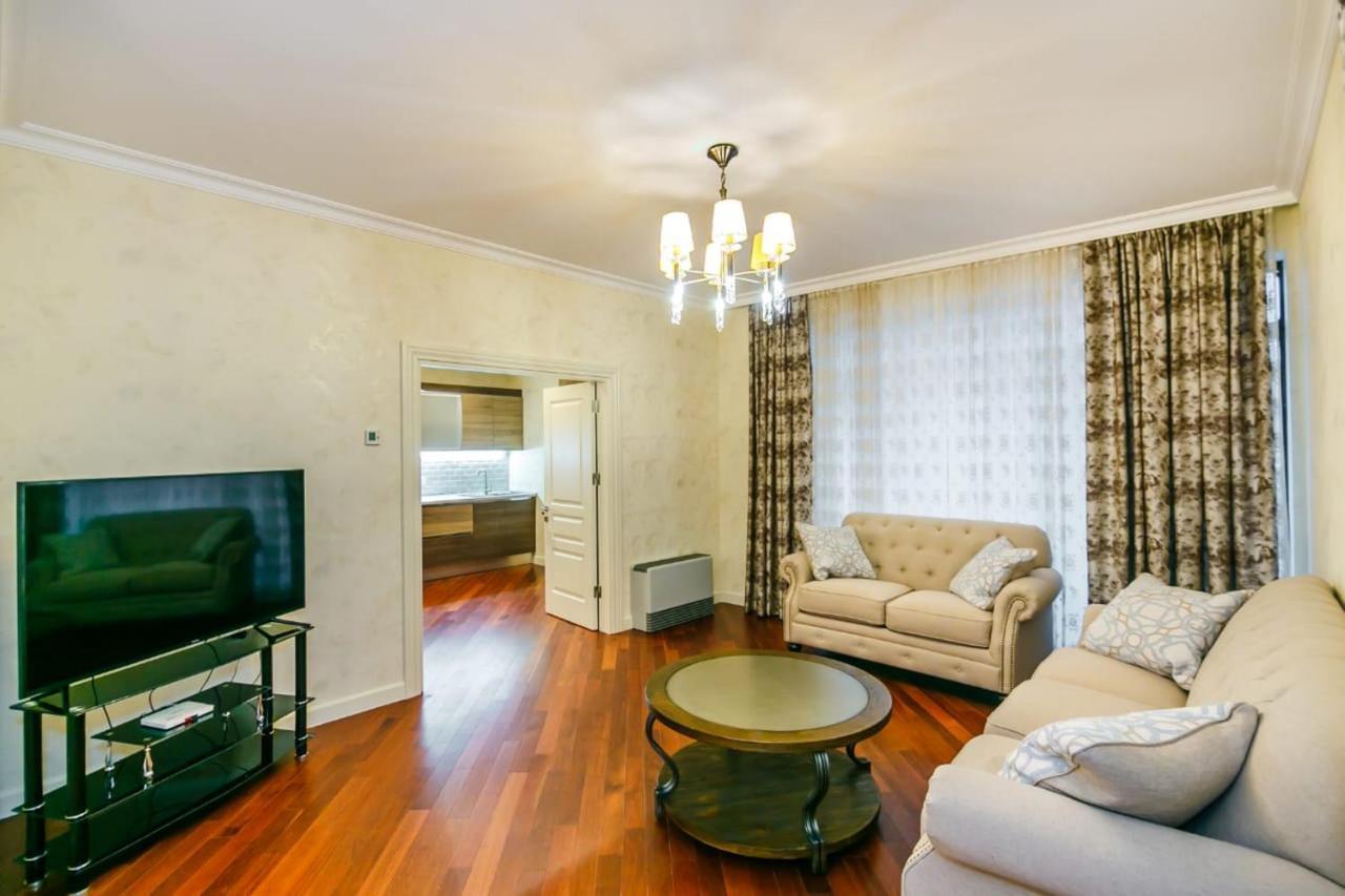 Lux Family Apartment In City Center Baku Exteriör bild